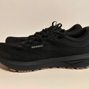 Brand New in Box Brooks Revel 7 Womens Size 9.5 Black Run & Walk Shoes